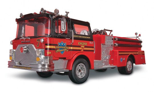 Mack Fire Pumper Revell