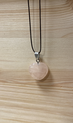 Pendentif coeur 20mm Quartz rose sur cordon