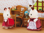 La fille Lapin Chocolat et bureau Sylvanian