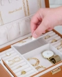 Boîte à bijoux Denise en PU Beige Maison Scarlett