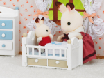 Le bébé Lapin Chocolat et le lit Sylvanian