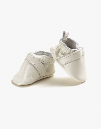 Mini chaussons blanc pour poupée 37 cm Minikane