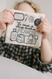 Cahier de coloriage lavable Les vacances Cléo