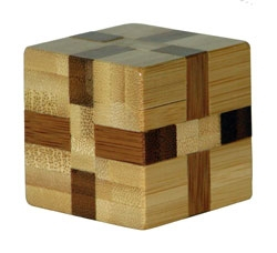 Casse tête en bois Cube Puzzle  Eureka
